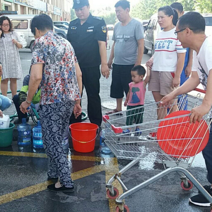 紧急停水彰显物业服务精神(图1)