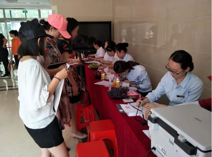 “家”期如约,金泰物业“恭迎业主回家”!(图1) “家”期如约,金泰物业“恭迎业主回家”!(图1)