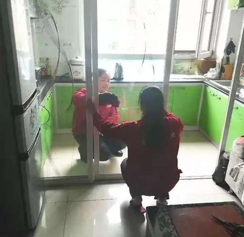 雷锋精神代代传,传递物业正能量!(图2) 雷锋精神代代传,传递物业正能量!(图2)