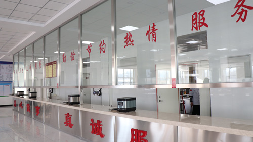 金达北工业园区员工食堂正式投入使用(图1) 金达北工业园区员工食堂正式投入使用(图1)