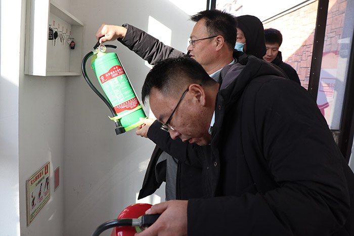 金泰物业年度安全大检查,居住金泰安全有保障!(图1) 金泰物业年度安全大检查,居住金泰安全有保障!(图1)