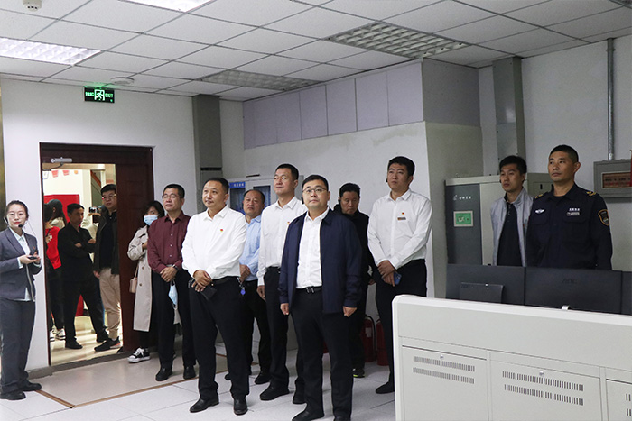 朝阳市双塔区组织部携各街道社区及物业企业参观、指导壹品人家项目党建工作(图2) 朝阳市双塔区组织部携各街道社区及物业企业参观、指导壹品人家项目党建工作(图2)