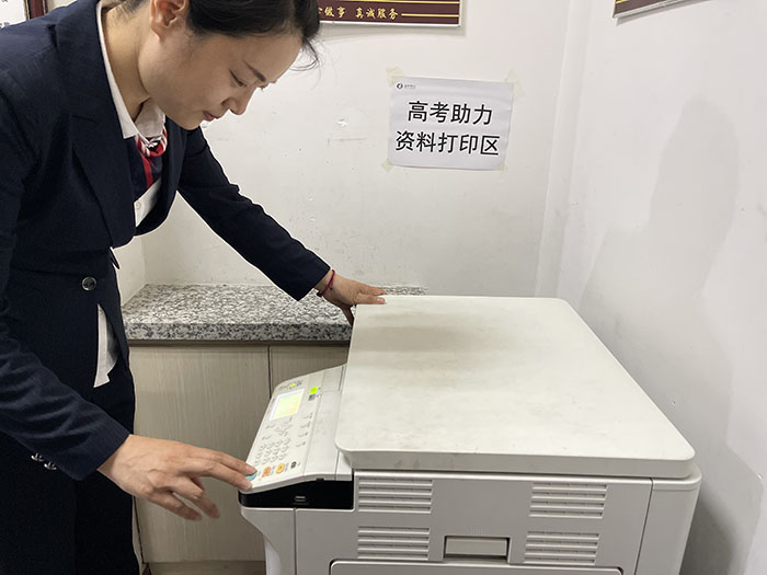 警企联动、爱心助考,为梦想护航!(图5) 警企联动、爱心助考,为梦想护航!(图5)