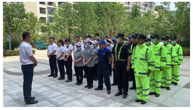 以练备战,风雨坚守|金泰物业筑牢防汛“安全墙”!(图4) 以练备战,风雨坚守|金泰物业筑牢防汛“安全墙”!(图4)