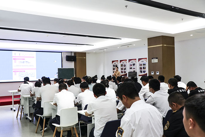 2-220GZ91G0158.jpg