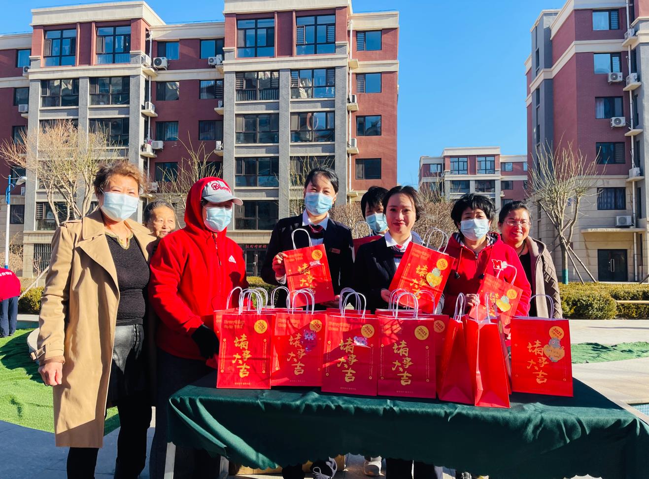 春风十里，最美是你——金泰物业礼赞女神节(图2)