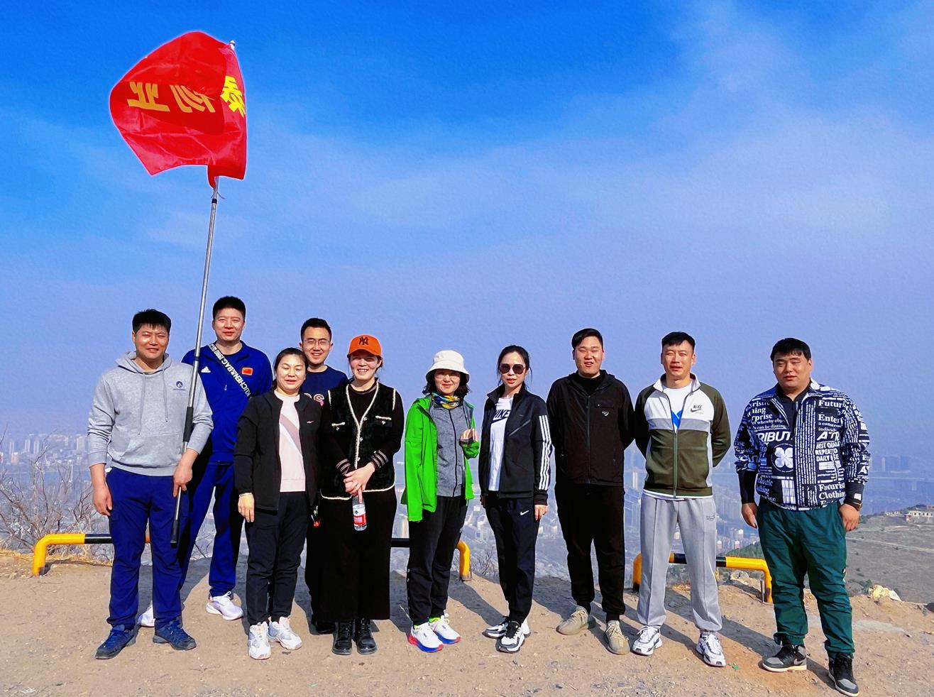 春暖花开,万物向新,来一场“说走就走”的团建!(图2) 春暖花开,万物向新,来一场“说走就走”的团建!(图2)