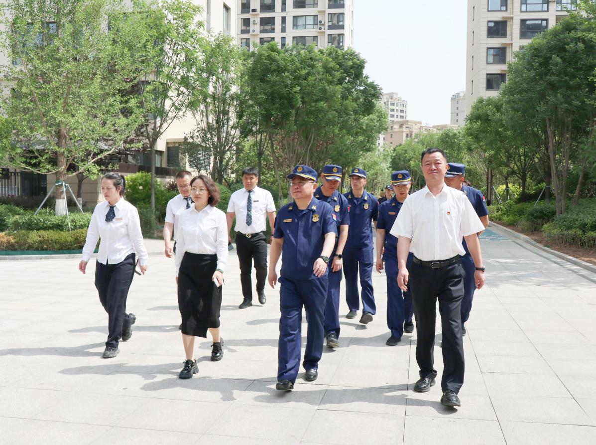 朝阳市消防应急管理局领导莅临中央公园项目检查指导工作(图1) 朝阳市消防应急管理局领导莅临中央公园项目检查指导工作(图1)