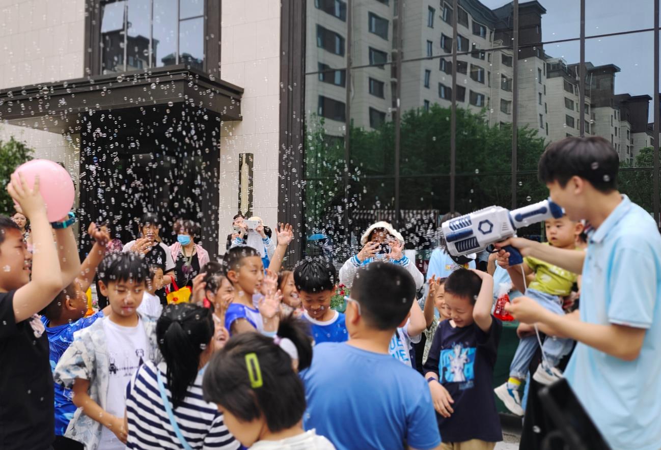 六一“泰”快乐,金泰物业开展多彩儿童节活动(图7) 六一“泰”快乐,金泰物业开展多彩儿童节活动(图7)