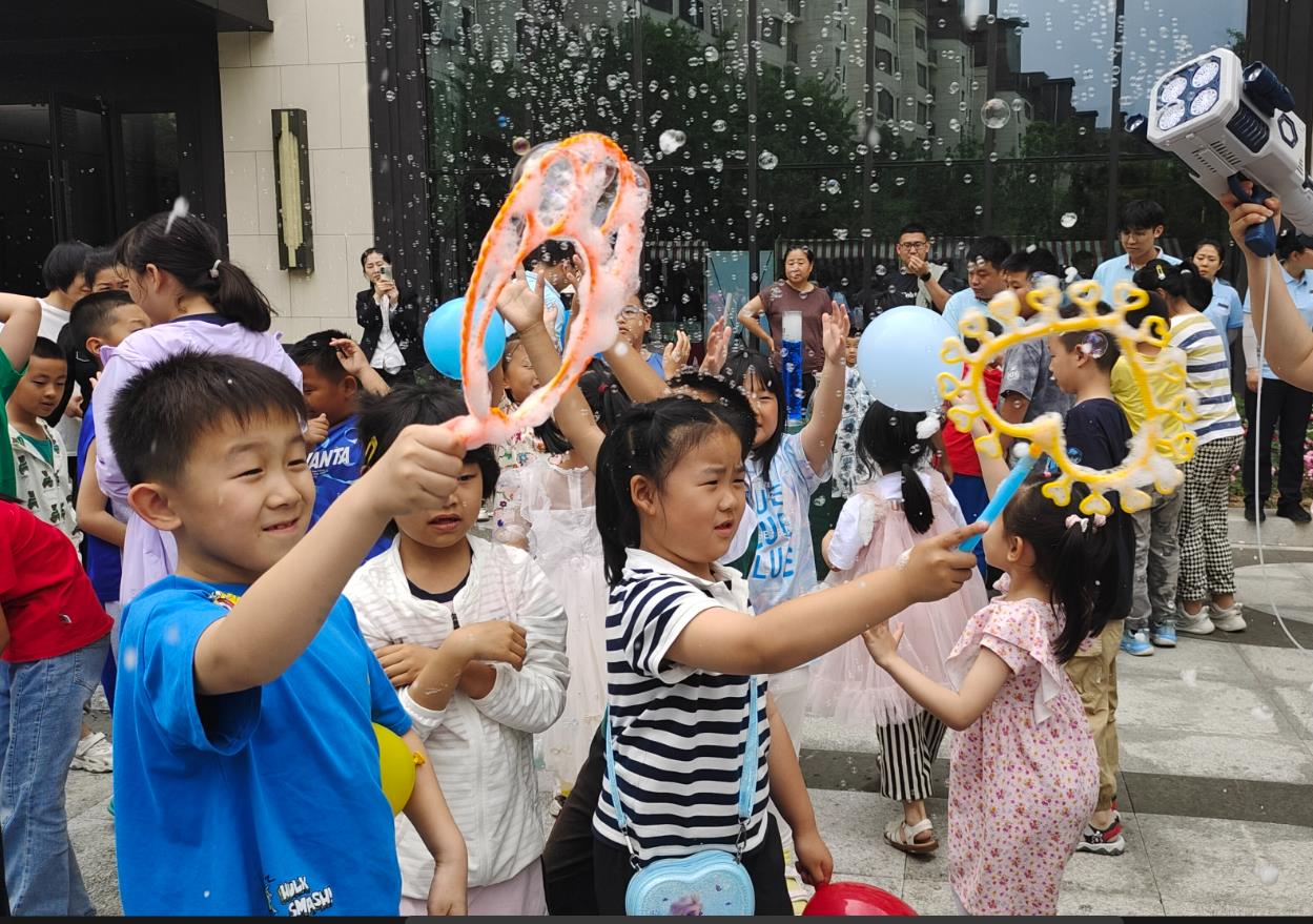 六一“泰”快乐,金泰物业开展多彩儿童节活动(图9) 六一“泰”快乐,金泰物业开展多彩儿童节活动(图9)